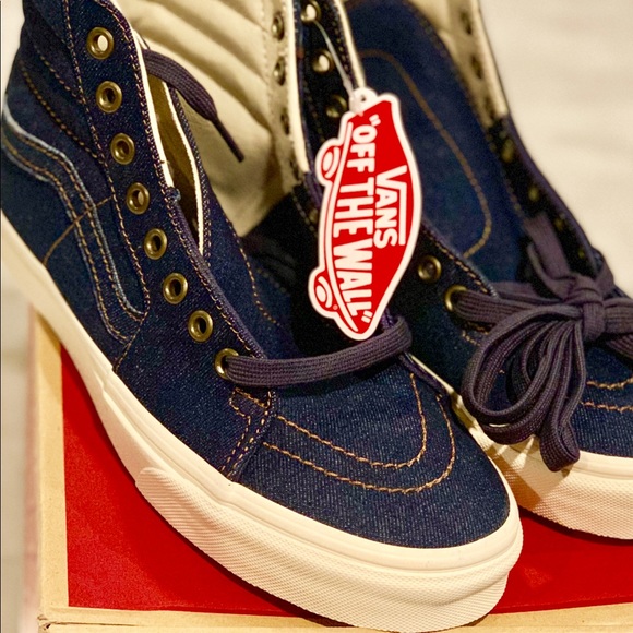high top vans and jeans